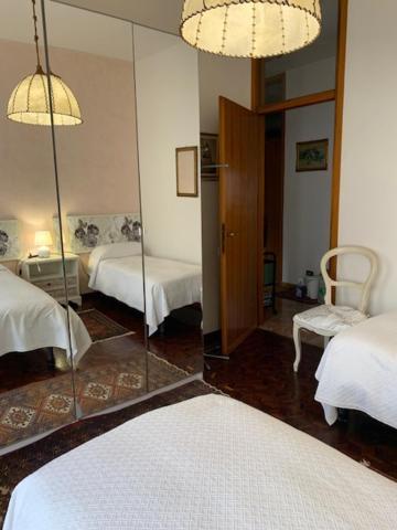 Bed and Breakfast La Casa Dei Pini Malnate Екстер'єр фото