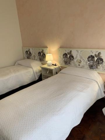 Bed and Breakfast La Casa Dei Pini Malnate Екстер'єр фото