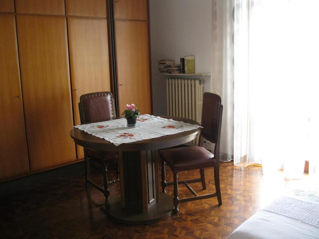 Bed and Breakfast La Casa Dei Pini Malnate Екстер'єр фото
