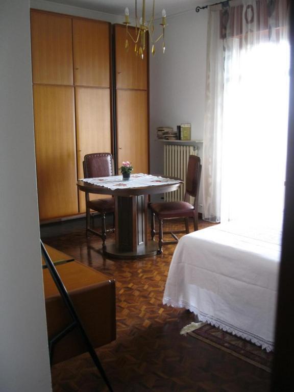 Bed and Breakfast La Casa Dei Pini Malnate Екстер'єр фото