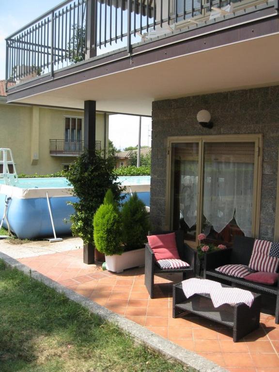 Bed and Breakfast La Casa Dei Pini Malnate Екстер'єр фото