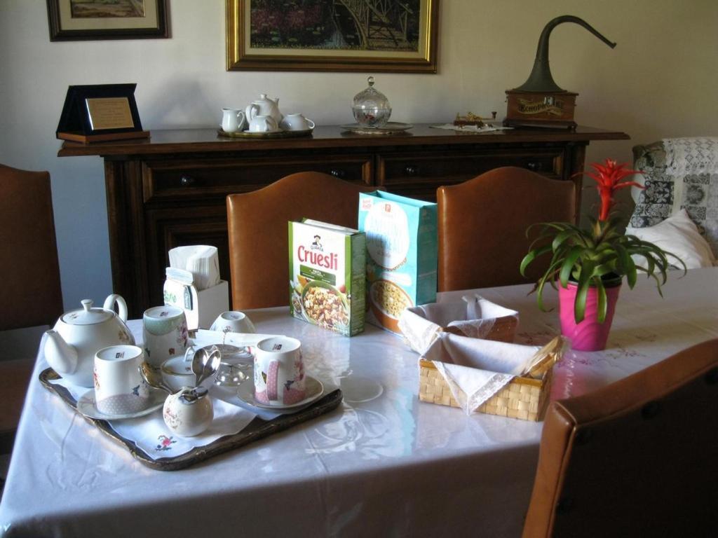 Bed and Breakfast La Casa Dei Pini Malnate Екстер'єр фото